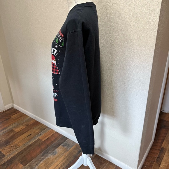 Mama Bear Christmas Black Sweatshirt - Size Medium - Picture 3 of 15